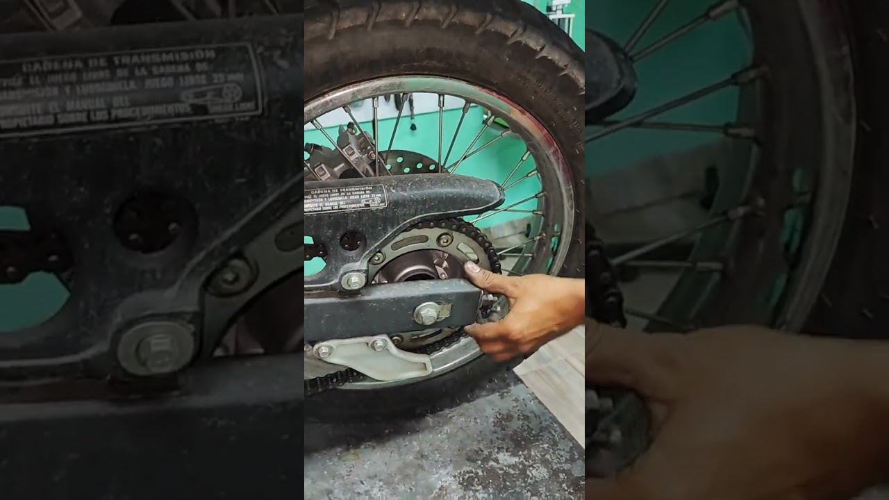 como se frena la rueda trasera de una motocicleta