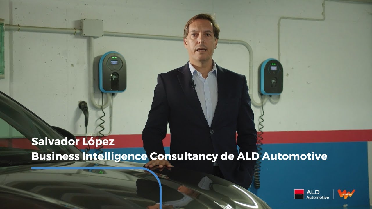 cuanto tarda en cargar un coche electrico