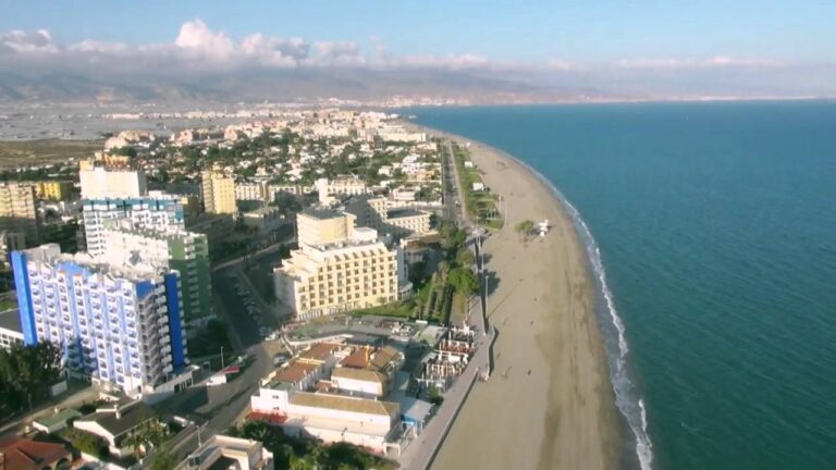 distancia de roquetas de mar a almería
