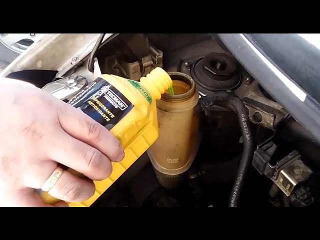 donde esta el liquido de frenos