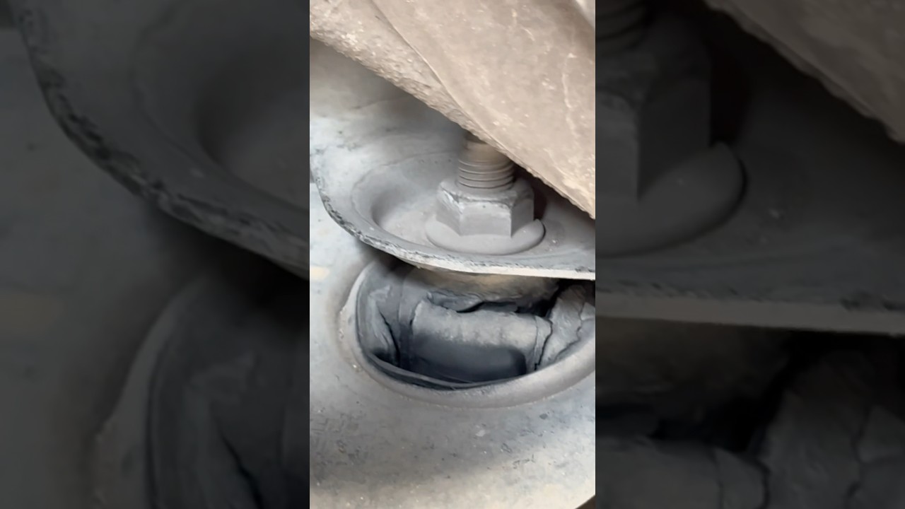 en esta curva pisa el freno muy fuerte hay peligro