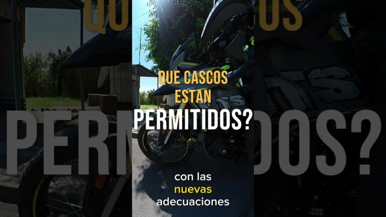 en esta motocicleta debe llevar casco