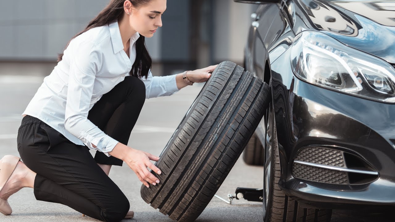 es obligatorio llevar una rueda de repuesto en un turismo