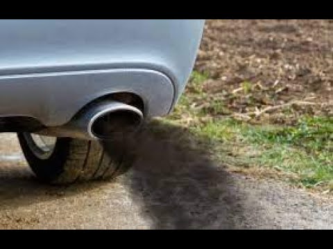 porque sale humo negro del tubo de escape