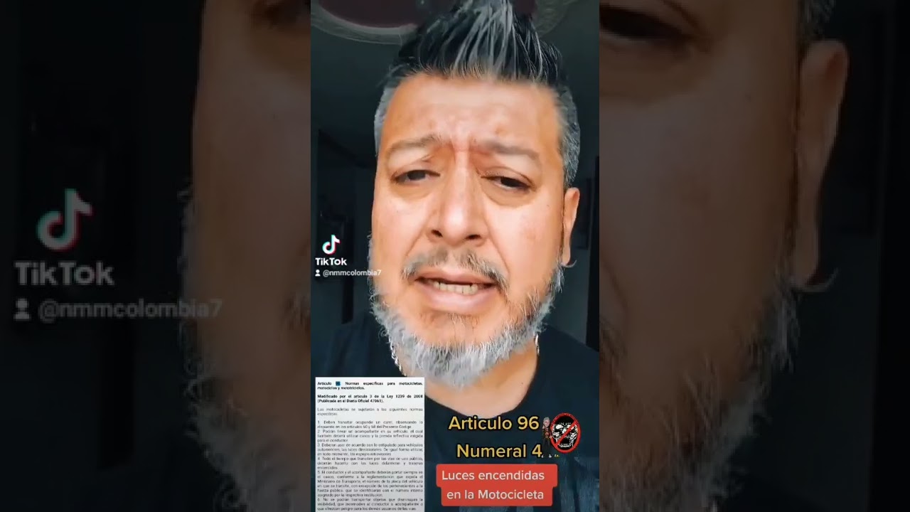 qué alumbrado llevará encendido una motocicleta durante el día