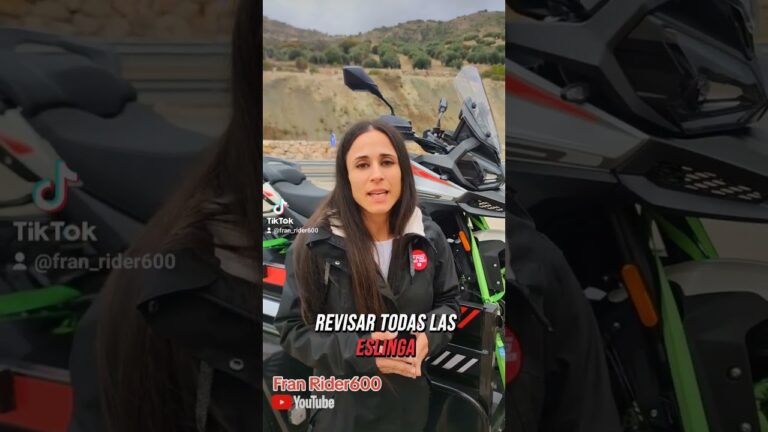 si conduce una motocicleta con remolque...