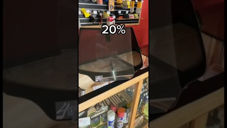 vinilo parasol luna delantera es legal