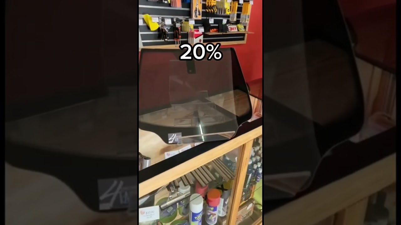 vinilo parasol luna delantera es legal